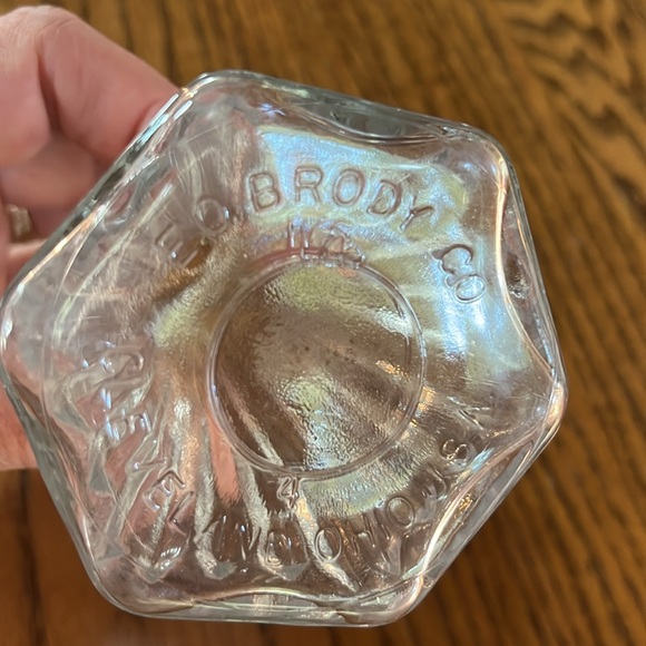 Small vintage bud vase marked EO BRODY CO 175 CLEVELAND OHIO USA clear glass - Picture 5 of 9